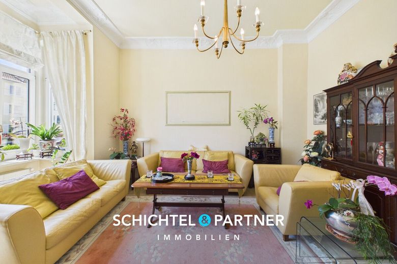 Mitte | Bezugsfrei: Stadtvilla mit 3-Einheiten oder als Einfamilienhaus – S&amp;P | Wohnzimmer