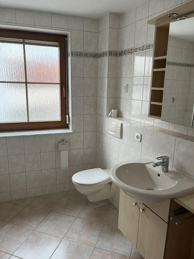 Spazio abitativo per tutti - 5 locali, 170 m², 2 bagni, stufa svedese, balcone, vista – Vollbad