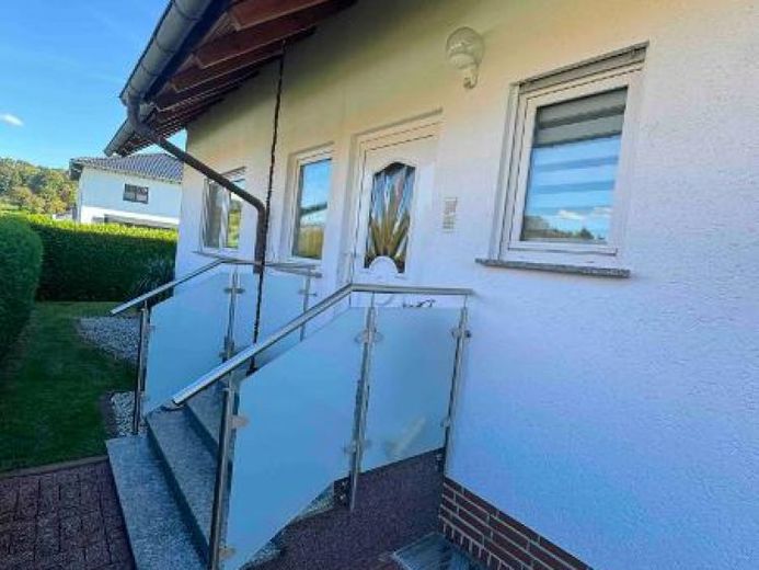 Attraktives Zweifamilienhaus mit Einliegerwohnung in bester Lage von Bad Sooden-Allendorf – Foto 1