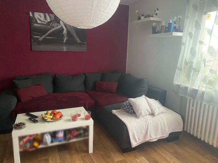 Single e giovani coppie attenzione: appartamento di 2 locali con balcone e cucina componibile – Wohnraum