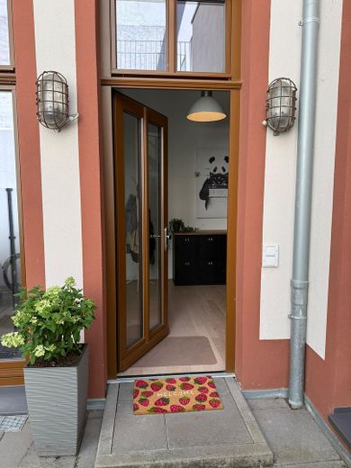 Exklusive Maisonette-Loft mit charmanter Innenhofterrasse an der Kupferbergterrasse – Eingangstür