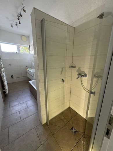 Bad mit Dusche