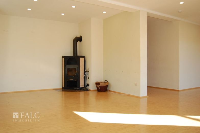 ++Viel Platz für Ihre Wohnträume: Einfamilienhaus mit Einliegerwohnung auf einem großen Grundstück++ – Wohnzimmer Kaminecke_EG