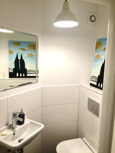 Amplio piso de 3 habitaciones en el centro de Colonia, en Rathenauplatz – Gäste WC
