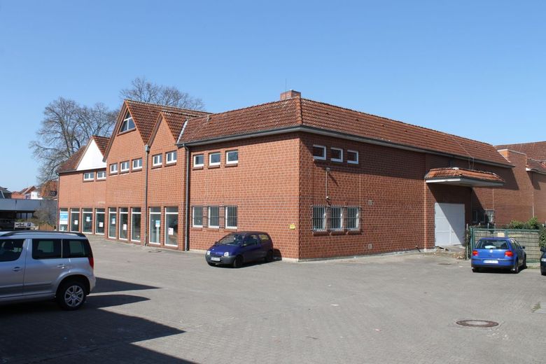 Gewerbeimmobilie im Zentrum von Lüchow (Wendland) ca. 4.050 m² Nutzfläche | 3.495 m² Grundstück | provisionsfrei vom Eigentümer – Lüchow-Bergstr (2)