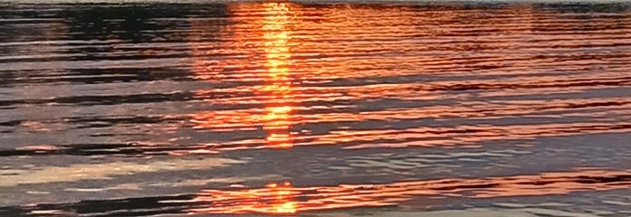 Traumlage Ketzin: Ihr Freizeit-Wassergrundstück mit Bungalow und Steg – Sonnenuntergang auf der Havel