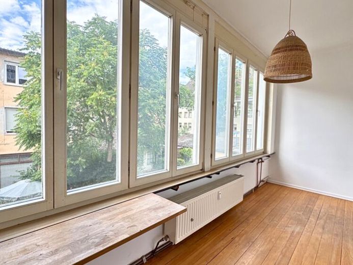 Helle und gepflegte 2-ZKB-Altbauwohnung im Nauwieser Viertel – Foto 1
