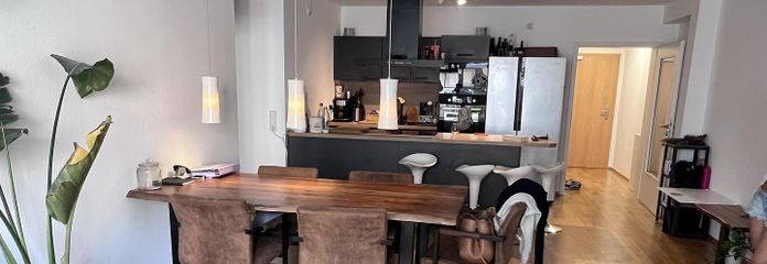 Wohnzimmer mit Küche