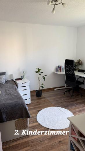 Moderne 4 Zimmer Wohnung mit neuer Einbauküche und Garage – Foto 16