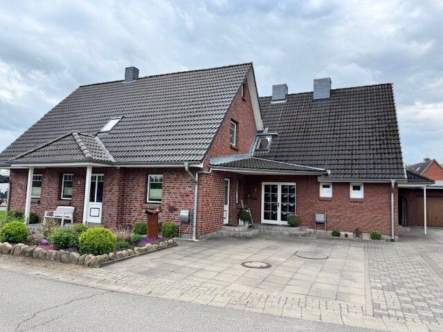 Ostseenahes Doppelhaus in Sackgassenlage – Front