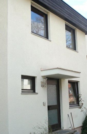 Vorderansicht von links