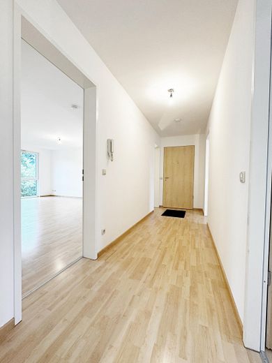 * Sonnig & nwtg. / mit EBK / attr. Grundriss im Münchner Umland mit Blick ins Grün * – Diele