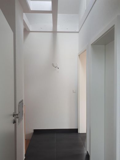 Doppelhaushälfte mit Garten – DG - Flur