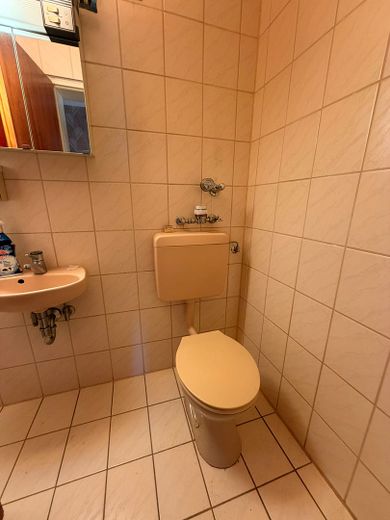 Sofort verfügbar: Gepflegte 3-Zimmer-Wohnung mit Tiefgarage & großem Südwestbalkon in gefragter Lage – separates WC