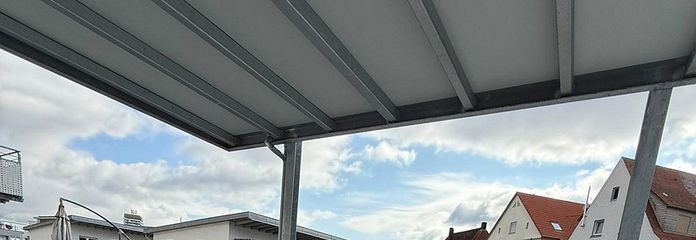 Exklusive 3 - Zimmer-Wohnung in zentraler Lage mit großem Balkon im 1. OG – Balkon