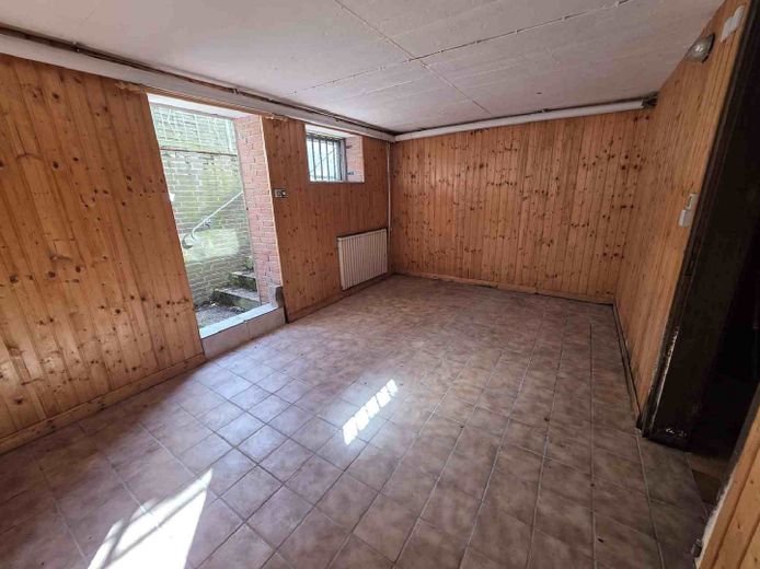!Provisionsfrei! Sanierungsbedürftiges Einfamilienhaus! – KG Zimmer 1