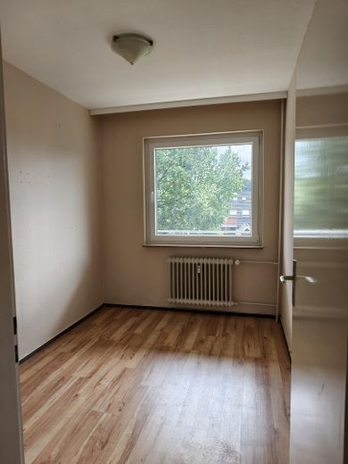 3 Zimmer-Wohnung mit Südwest-Balkon in ruhiger Lage – Büro / Kinderzimmer