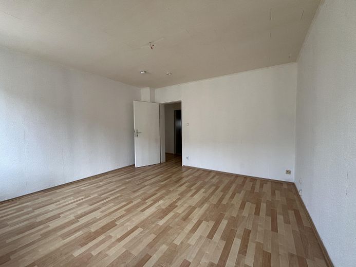 Raum 1 Blick zur Tür