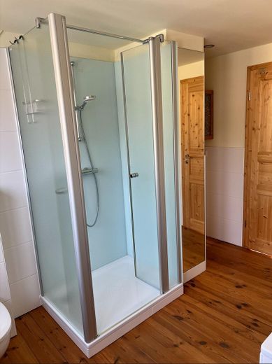 Vivre au centre sans stress de rénovation : maison individuelle compacte, grand jardin, garage XXL – Bad OG