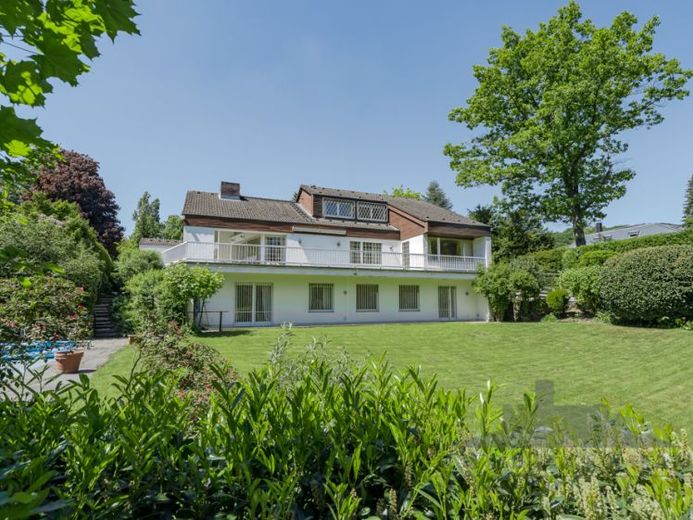 Komisyonsuz: Königstein’in seçkin konumunda temsili villa – Tadilat veya yeni inşaat – Fotoğraf 1