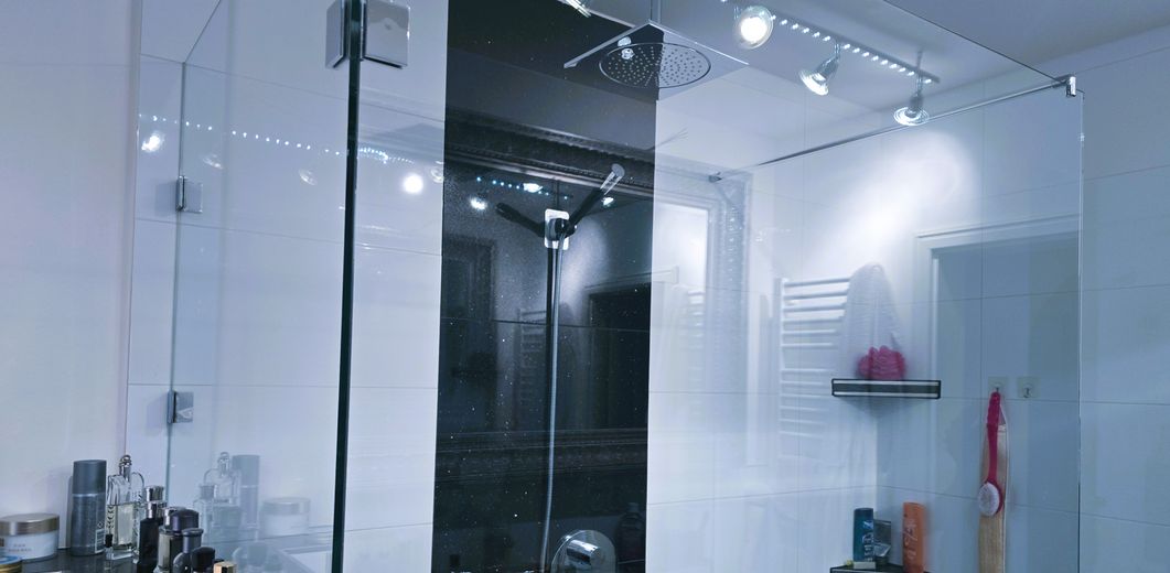 # 3 HÄUSER AUF 5.300 QM² LAND, GROßFAMILIEN-OASE MIT PRAXIS-POTENZIAL,HAMBURGER SPECKGÜRTEL # – XXL Rainshower 2,10m innen
