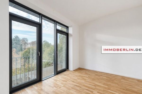 IMMOBERLIN.DE — Сучасний таунхаус із терасою й західним садом у тихому житловому районі