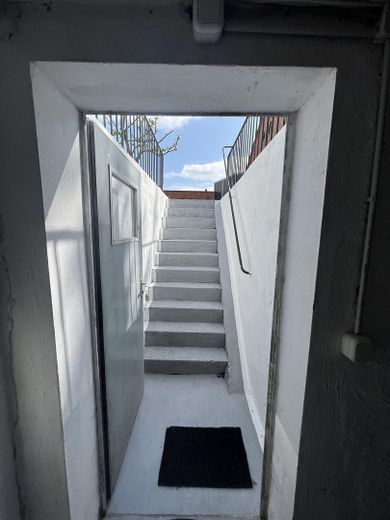 Modernisiertes Einfamilienhaus mit Kamin,Wallbox,bezugsfertig & tollem Wohngefühl – Ausgang Keller/ hinterer Garte