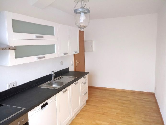Habiter de façon idyllique dans l'Allgäu – spacieux appartement mansardé avec vue de rêve – Küche