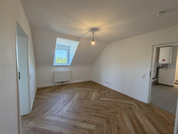 Pierwsze zamieszkanie po generalnym remoncie – wysokiej jakości mieszkanie 2-pokojowe w kamienicy w Karlsruhe Weststadt – Zimmer 1