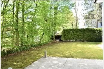 Menterschwaige: 3‑Zi.-Terrassenwohnung (117 m²) mit 200 m² Garten & TG – möbliert oder unmöbliert – Garten / Terrasse (SW)