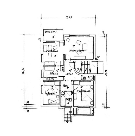 Renovierte EG 4-Zimmer WHG mit Balkon, Einbauküche und Garage – Grundriss Wohnung EG