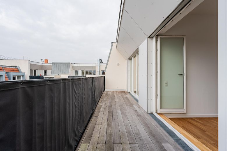 Dachgeschosswohnung direkt am Boxhagener Platz ! 7-Zimmer ! Provisionsfrei ! – Terrasse 1