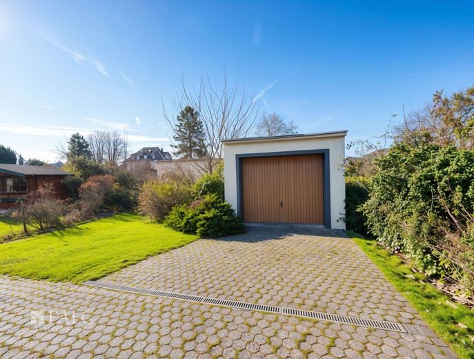 Ein Zuhause voller Möglichkeiten in bester Wohnlage – Garage