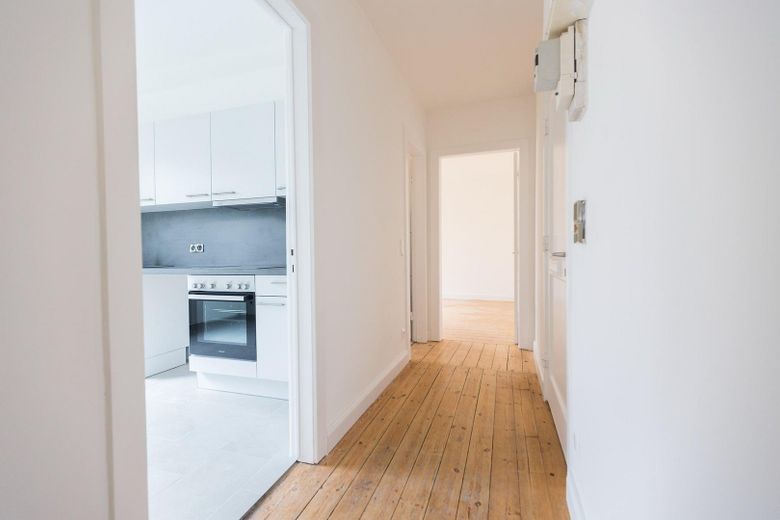 Frisch Sanierte 2-Zimmerwohnung mit großer Küche in Harburg – Foto 14