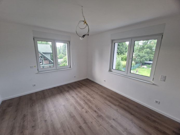 Erstbezug in Zepernick – Provisionsfreie KfW-40-EE Stadtvilla auf über 1.000 m² Grundstück – OG Elternzimmer Blick Ost-Nord