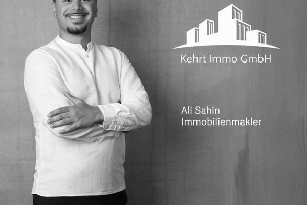 مبنى سكني وتجاري مؤجَّر بالكامل مع إمكانات نمو جذابة