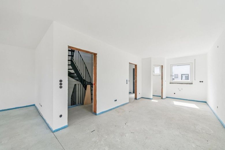 Jetzt schnell sein! Neubau-Doppelhaushälfte in Ergoldsbach mit Garten, Garage und KfW-55-Standard – Wohnen mit Blick Küche