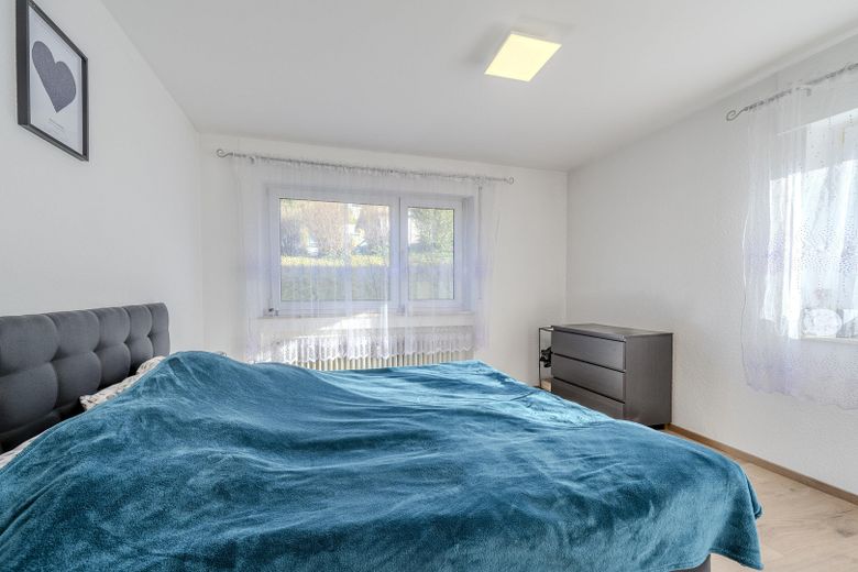 Sanierte 3-Zimmer-Wohnung mit großem Balkon & Einbauküche in Oberstenfeld – Schlafen