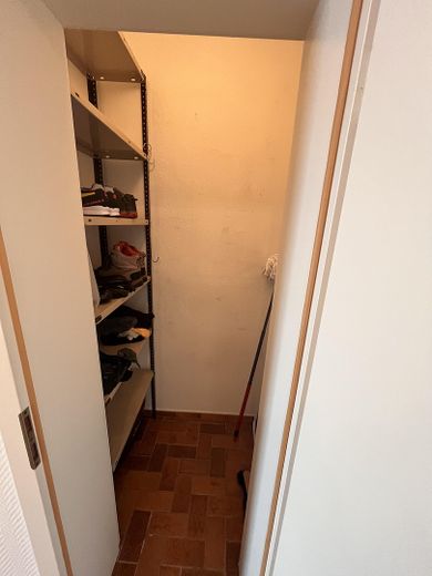 Große 3,5-Zimmer-Wohnung mit Gartennutzung in Messel – kleine Abstellkammer