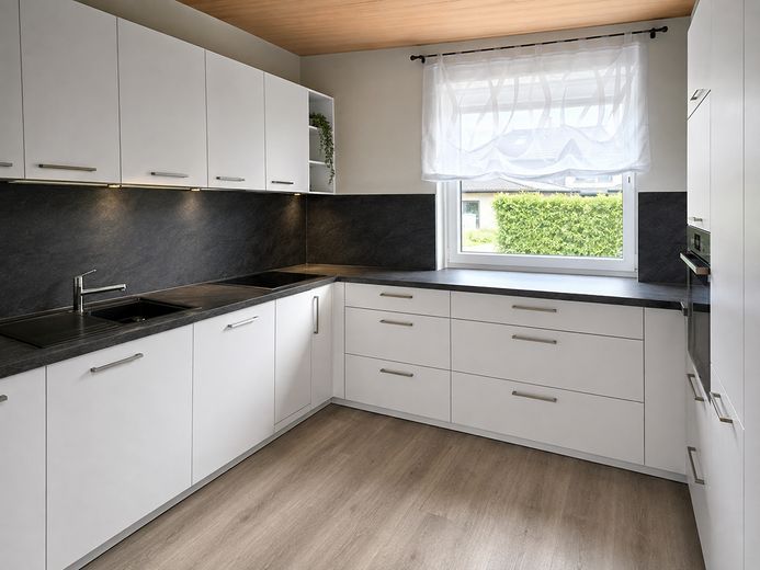 Großzügiges Zweifamilienhaus in ruhiger Feldrandlage mit Sommergarten, Balkon, Terrasse & Garage – Foto 14