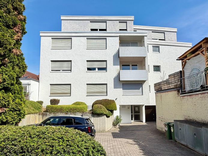 Helle 4-Zi.-Wohnung mit 2 Balkonen & Stellplatz – modernisiert, Süd-West – Außenansicht