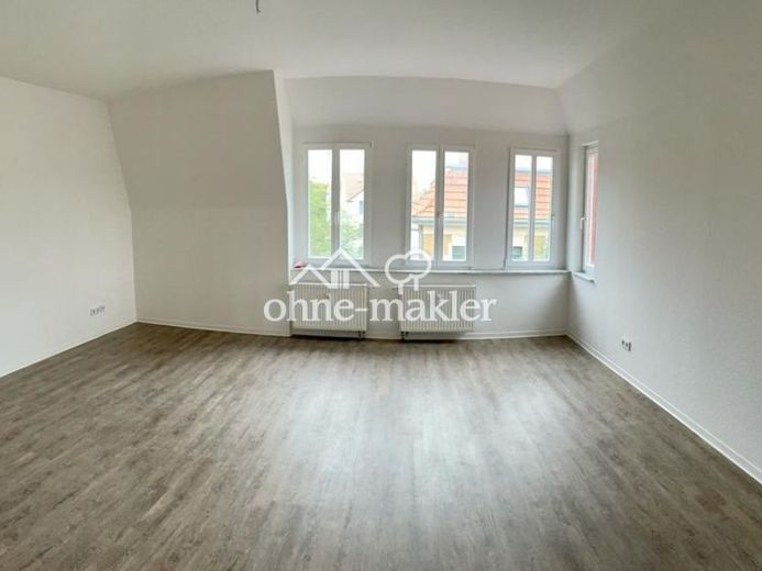 SUBITO: 77 m², 2 locali, 3° piano mansardato, Markkleeberg | 3 min dalla S-Bahn | 5 min dall’agra-Park | ristrutturato nel 2022 – Foto 1