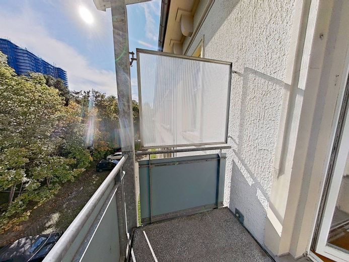 Ferah 3 odalı daire, BALKON ve mutfak ile – Balkon