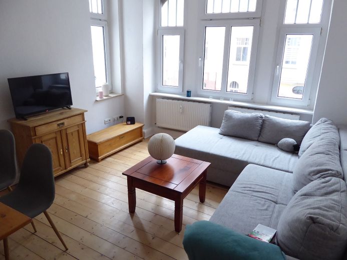 Attraktive, sehr schön möblierte 3-Zimmer Wohnung in Erfurt – Wohnzimmer