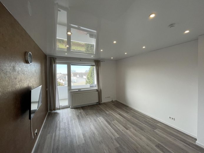 Klimatisierte und Vollständig renovierte Wohnung mit 3 Zimmern, Balkon und Einbauküche in Düsseldorf – Foto 5