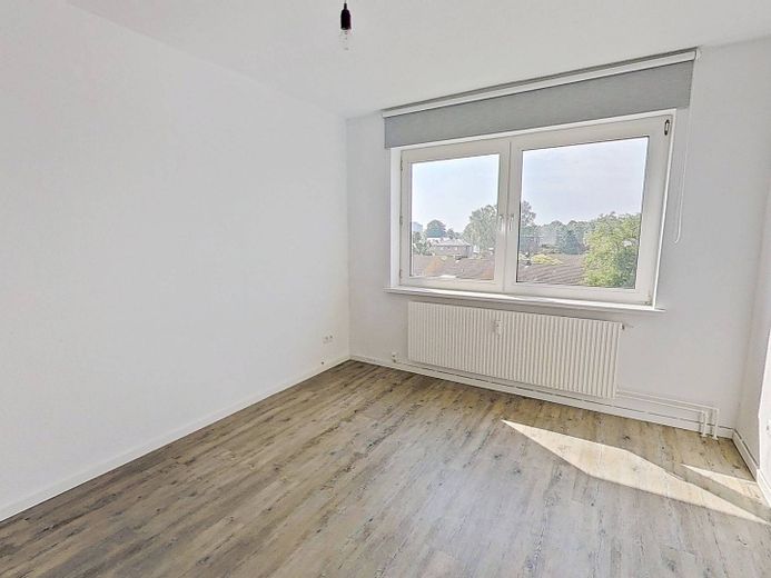Hübsche 2-Zimmer-Wohnung mit BALKON, EBK und viel Lichteinfall – Ansicht I: Schlafzimmer
