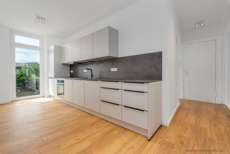 Kernsanierter 2-Zimmer-Altbau in Berlin-Köpenick: Erstbezug mit Wohnküche, Tageslichtbad und Balkon – Wohnküche