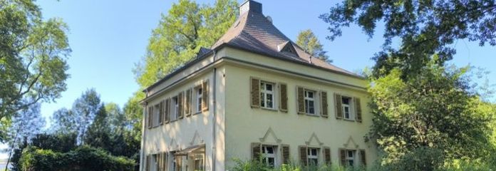 Stilvolles Zweifamilienhaus mit besonderem Flair