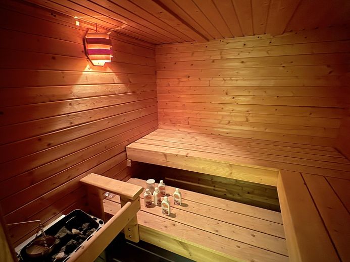 Eklentili, şömineli, bahçeli ve teraslı modern müstakil ev - 260 m²'ye kadar yaşam alanı – Sauna