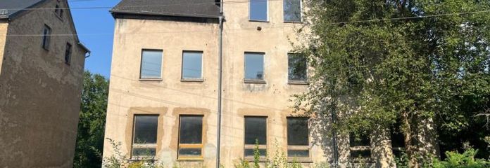 Mehrfamilienhaus in Zwickau-Cainsdorf - Sanierungsobjekt mit großem Grundstück